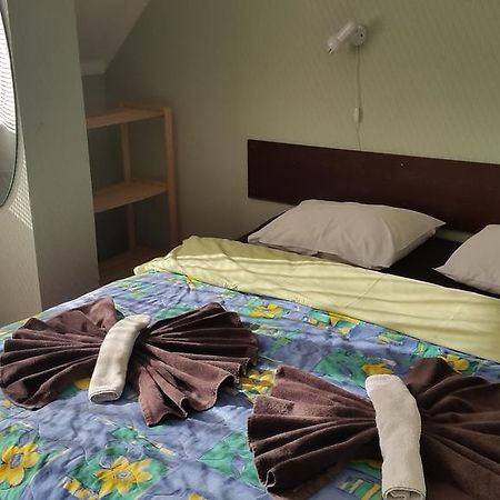 Terve Hostel Pärnu Esterno foto