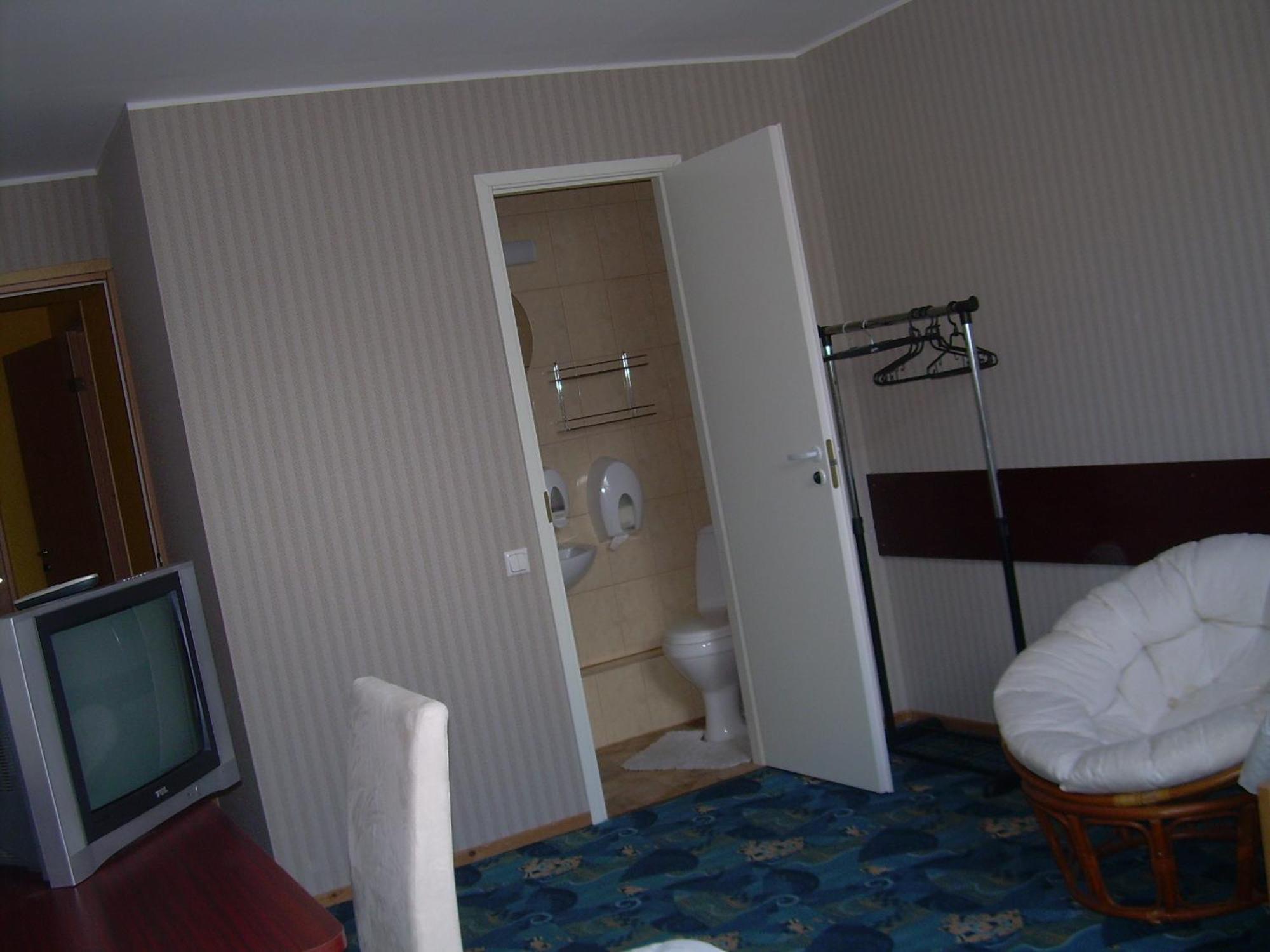 Terve Hostel Pärnu Esterno foto