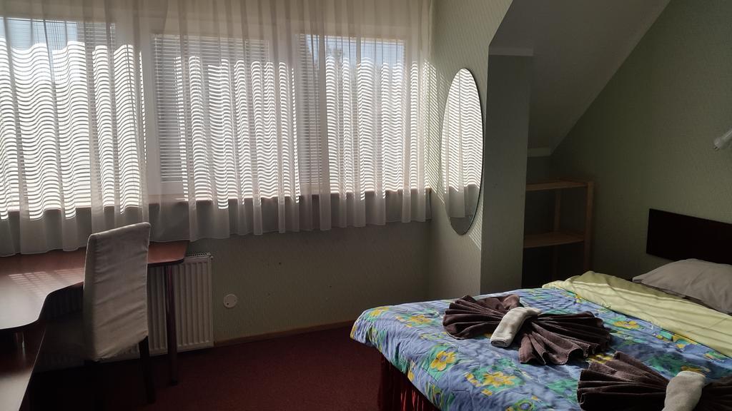 Terve Hostel Pärnu Esterno foto
