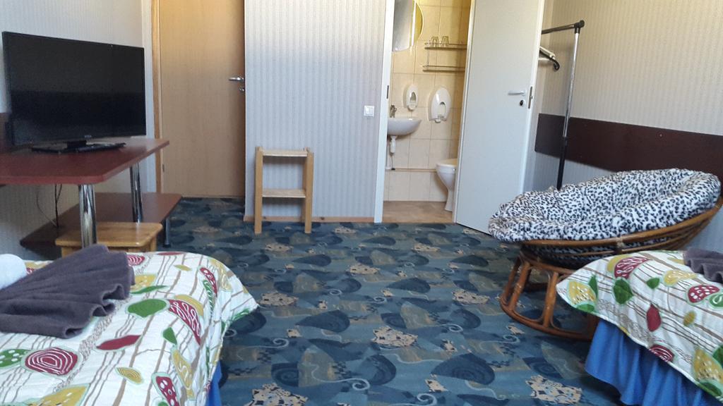 Terve Hostel Pärnu Esterno foto