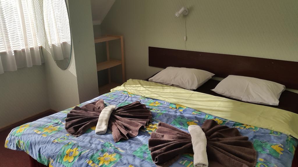 Terve Hostel Pärnu Esterno foto