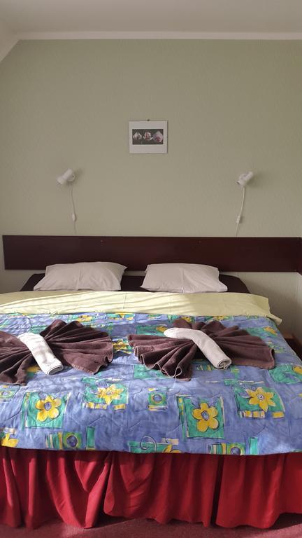 Terve Hostel Pärnu Esterno foto