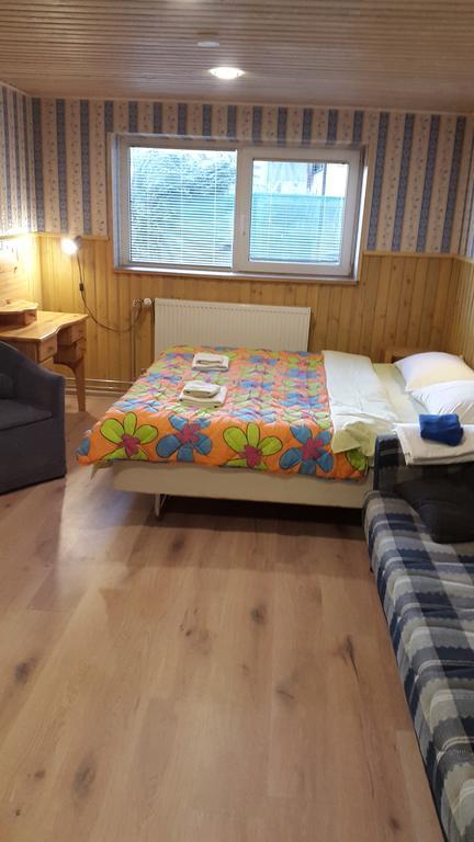 Terve Hostel Pärnu Esterno foto