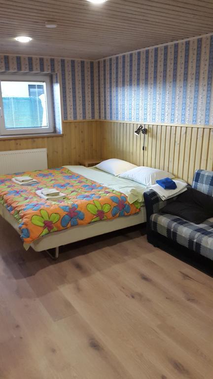 Terve Hostel Pärnu Esterno foto