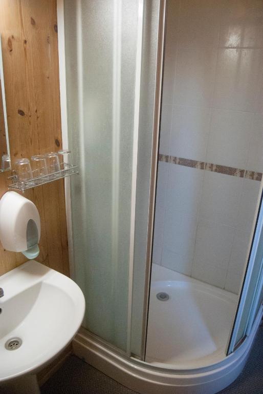 Terve Hostel Pärnu Esterno foto